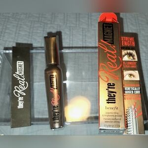 Benefit They're Real! Magnet Extreme Length Mascara - Black